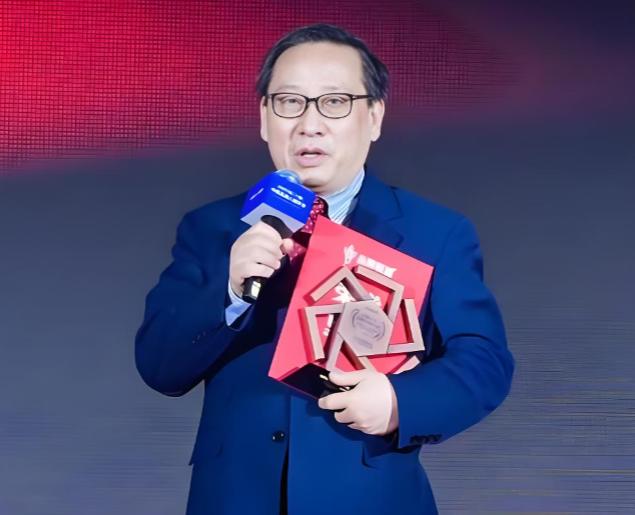 高志凯说一句话真的把我们点醒了，美国不交联合国会费之后，中国就成了缴纳会费的第一