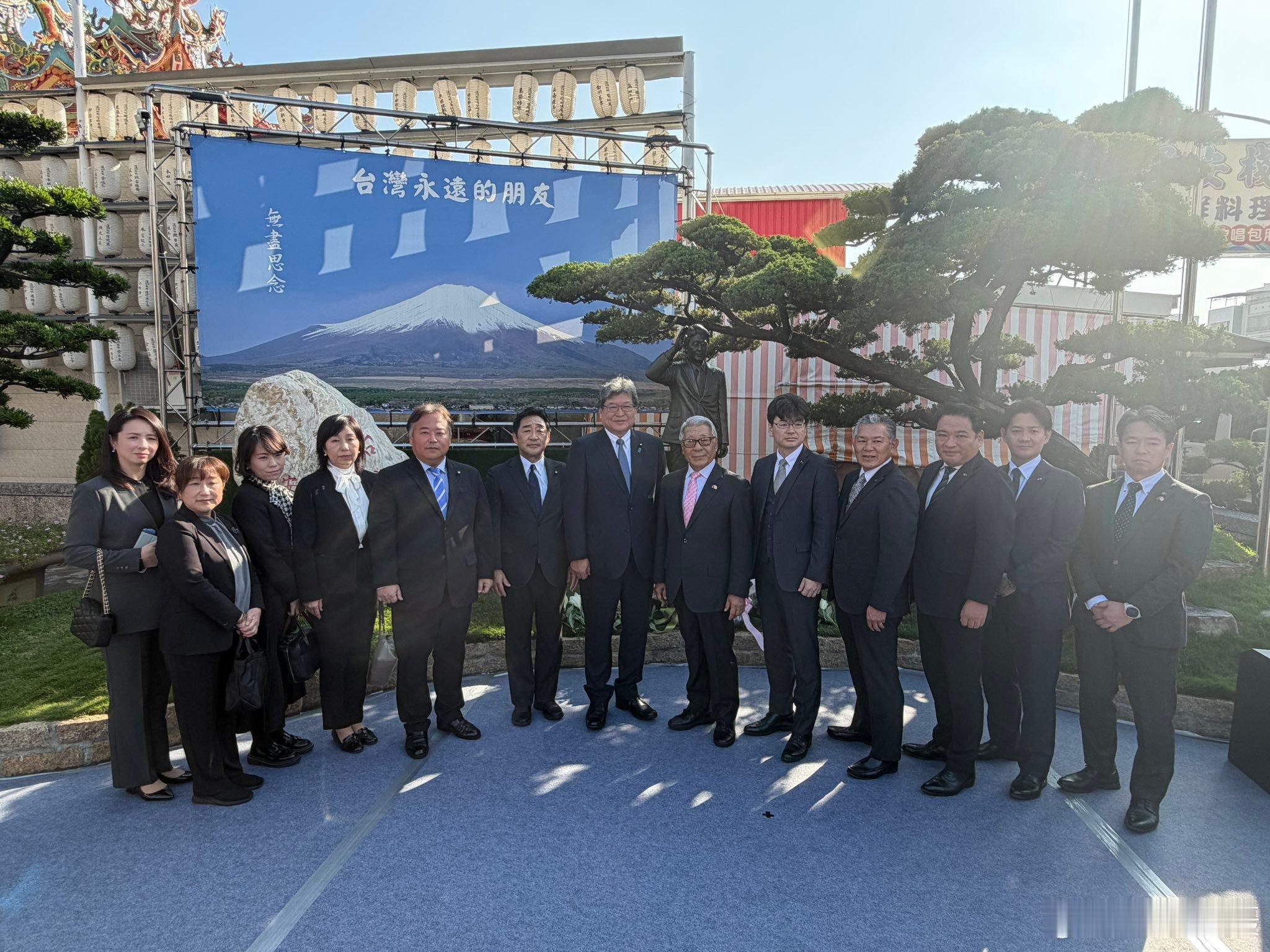 中日关系紧张之际，军国主义余孽萩生田光一等多只鬼子大肆窜台，今日还去高雄“红毛港