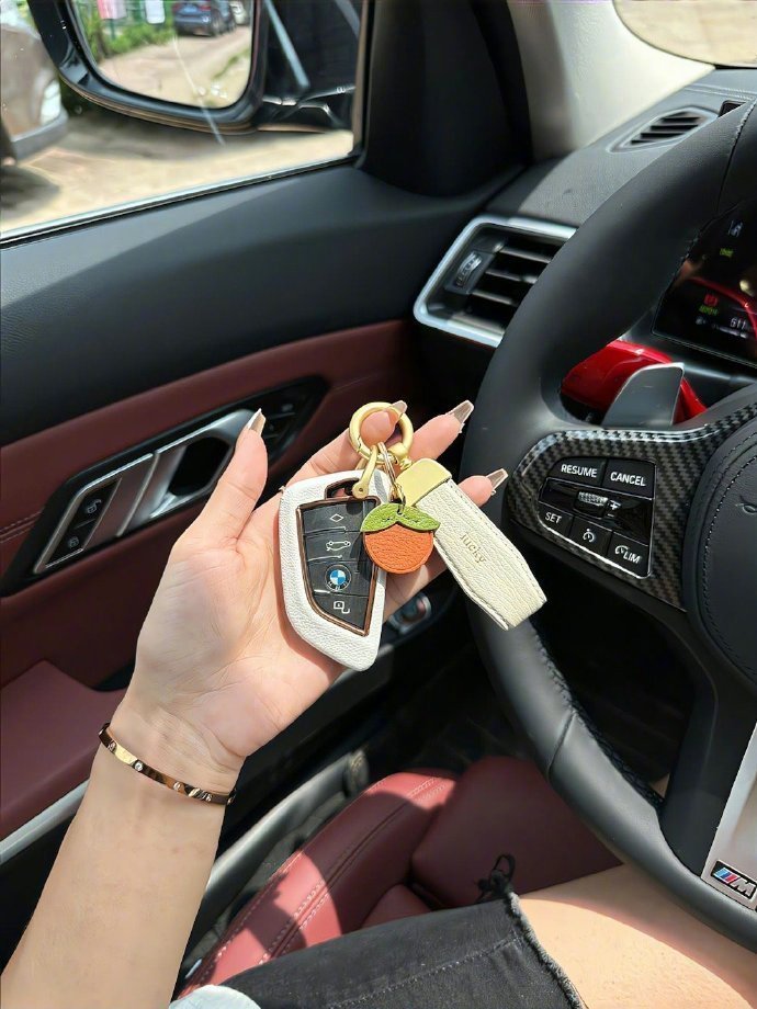 “忙和爱 是没有冲突的 就看在你心里 有多少分量” 