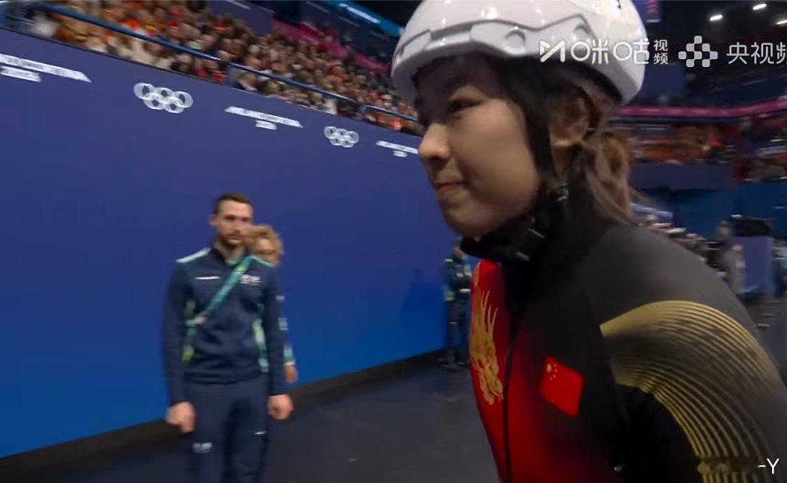 张楚桐犯规 无成绩（起跑了三次都没跑出去）现在只有范可新有成绩全民聊冬奥