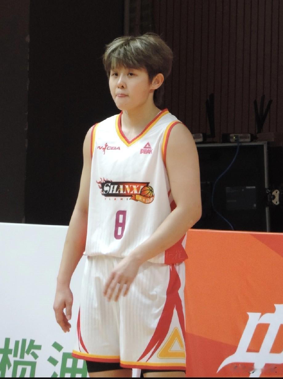 山西女篮的厉害之处就在于每个球员都有随时爆发的能力，今晚的主角就是宋珂昕，里突外