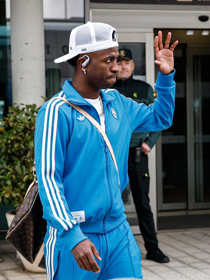 皇家马德里相信，随着哈维·阿隆索被解雇，他们现在可以在本月重新启动与Vini的续