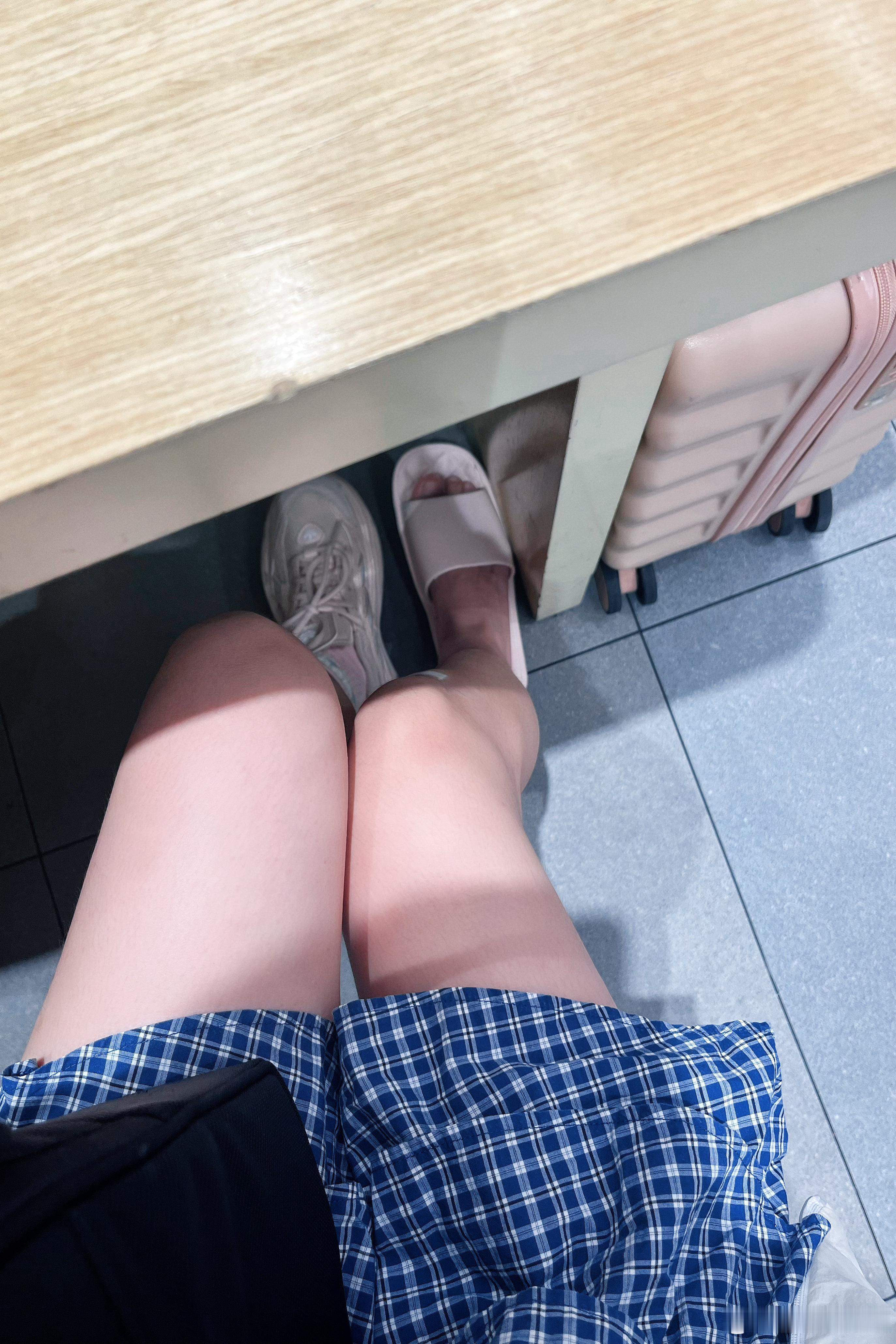 可以坐韩铁爱心专座之人、韩漫欠债受未必有我狼狈、、、 