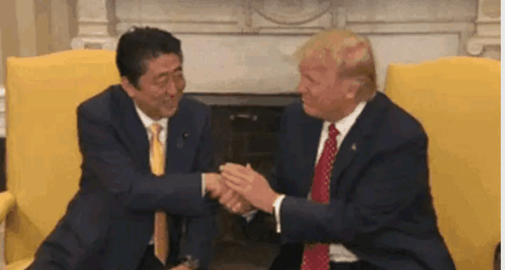 快讯: 美国对伊朗又发起了打击，并拦截击落多架无人机。美国:为了自卫，我把伊朗打