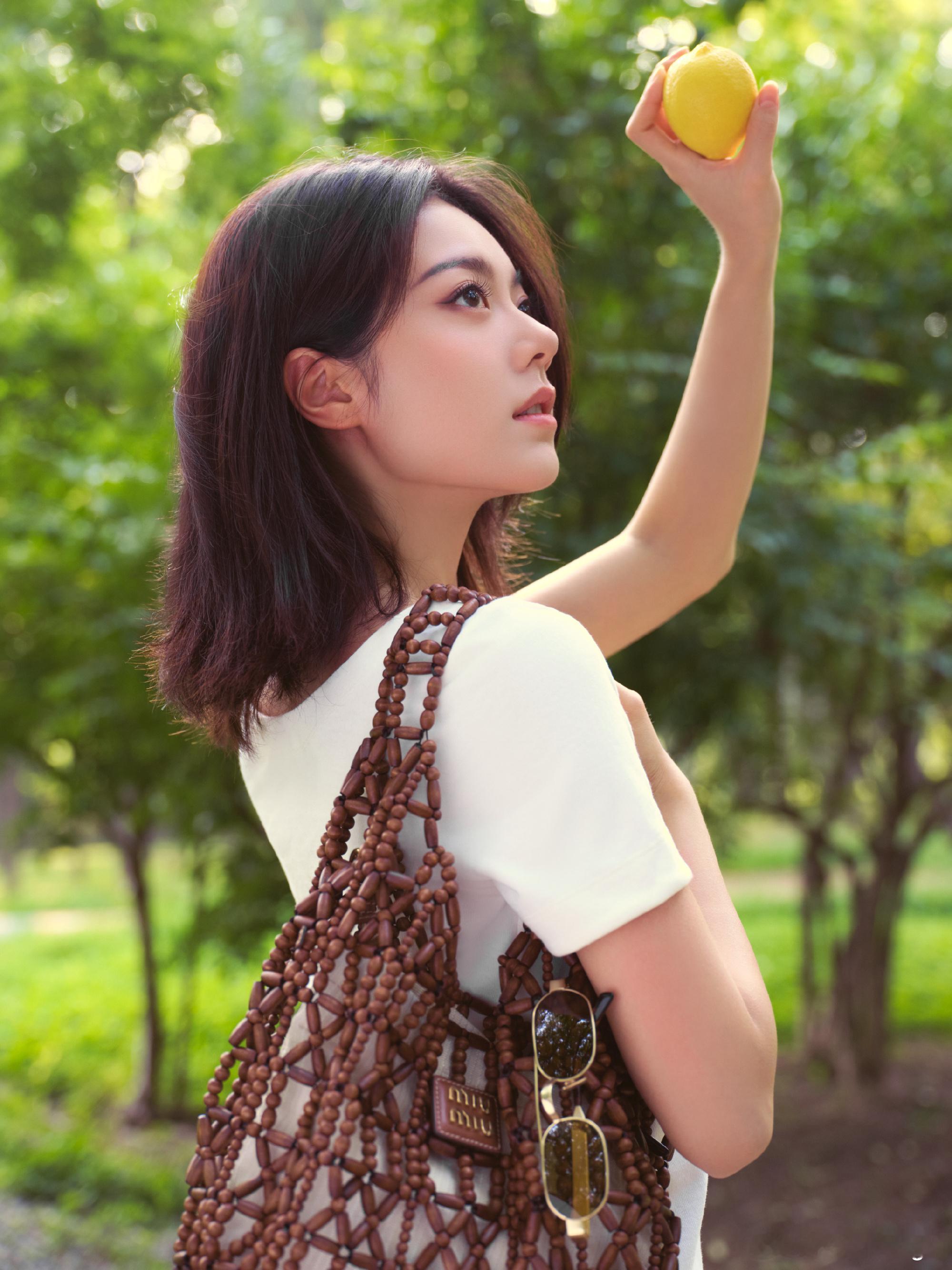 赵今麦今日营业Miu Miu👧🏻这几张美的呀！ 