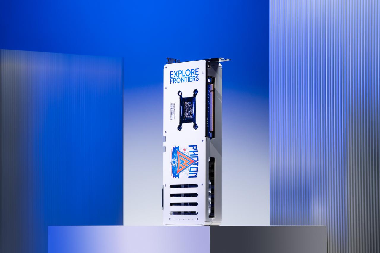 光之战斗法师 蓝戟B580 Photon 12G OC显卡来了

纯白斑点纹理设