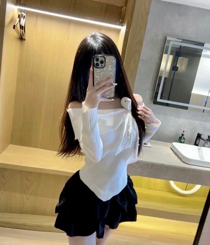 选1还是选2哪件颜色可以呢？ 