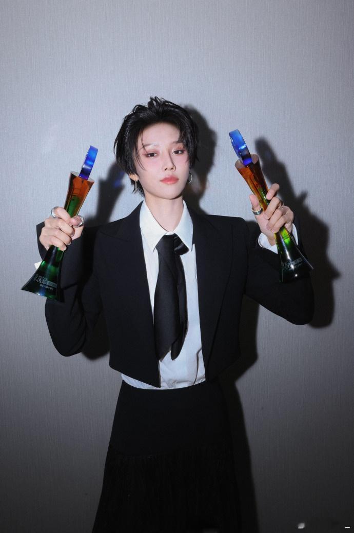 宁静叫刘雨昕美女刘雨昕舞蹈新风暴录制上班《舞蹈新风暴》路透糖分超标，宁静主动认证