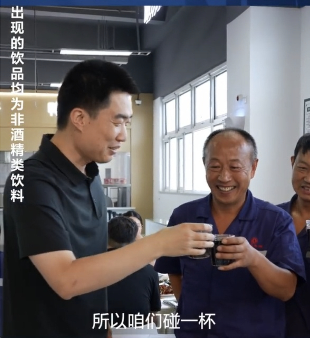 理想CEO李想请卡车司机吃饭 选择用“请吃饭、敬杯酒”这种最具中国特色的人情味方