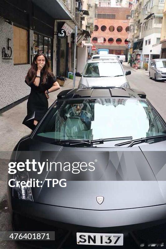 Angelababy撕拉片 权威脸蛋 还记得2014年baby生日时，黄教主当众