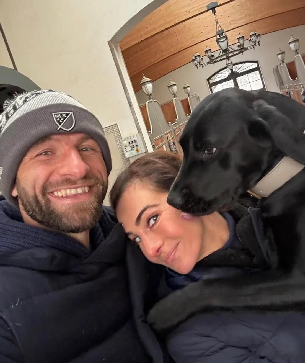 又看到了久违的自拍，丽萨还正式加入基督教社会联盟，除了马术之外还要开启政界生涯。