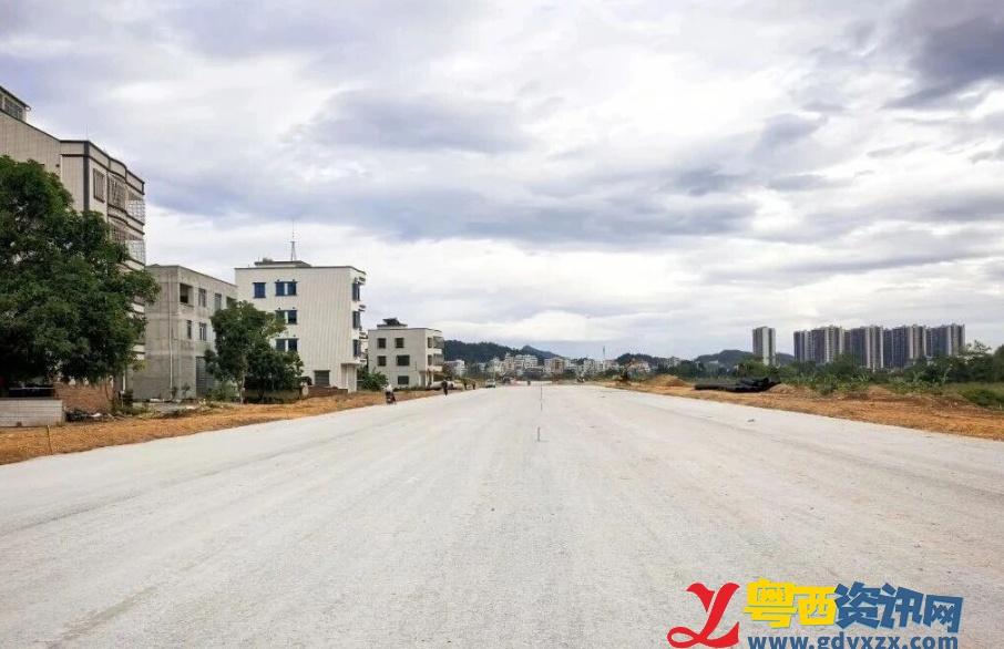 据了解，从市金榜中路建设现场获悉，该路整体进度已达65%，各项施工节点正按计划有