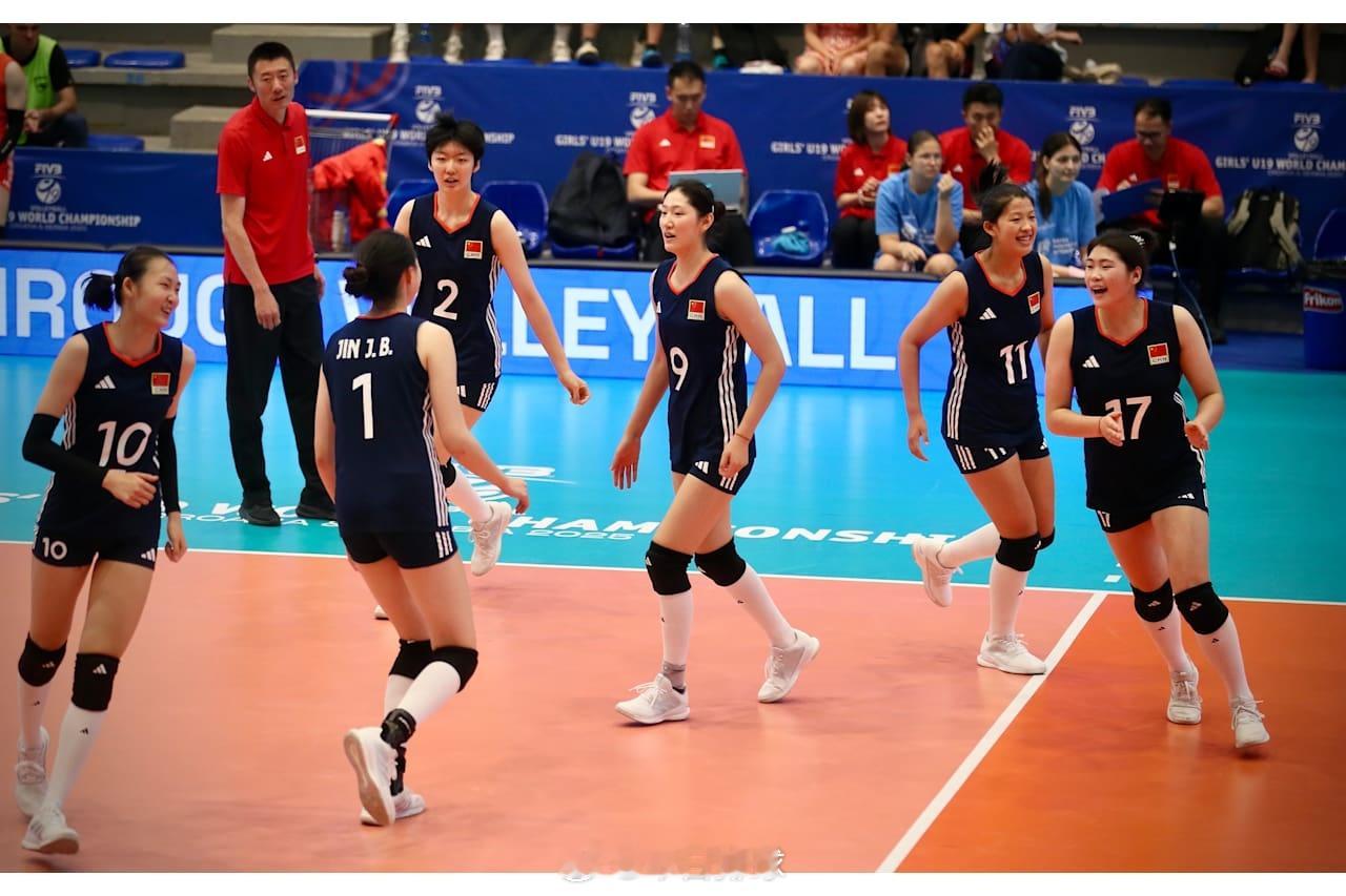 2025U19女排世锦赛 八分之一决赛中国队3-2（25-19, 24-26, 