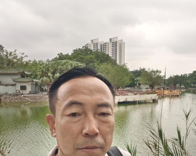 刚报了明天江高12小时的白班，198块，中介还没回信，急死个人。广东这天热得要命