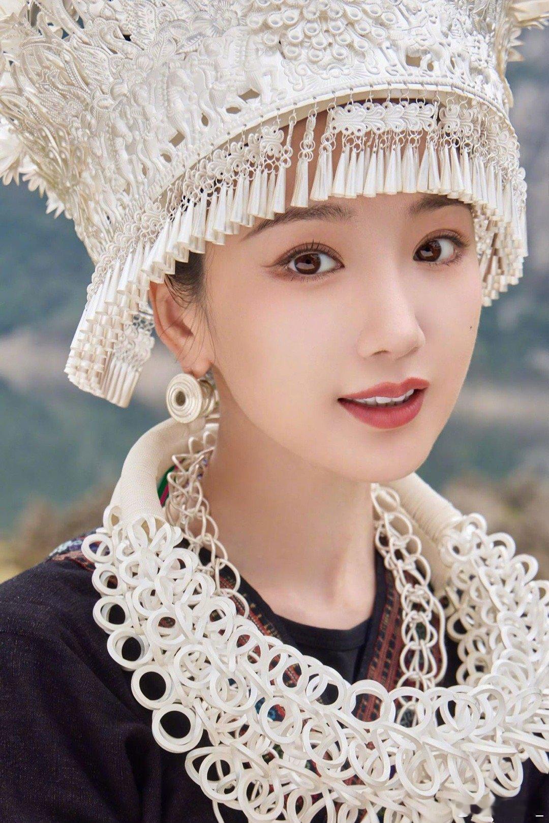 毛晓彤签约心心传媒毛晓彤签约新公司 毛晓彤签约新公司[打call][打call]