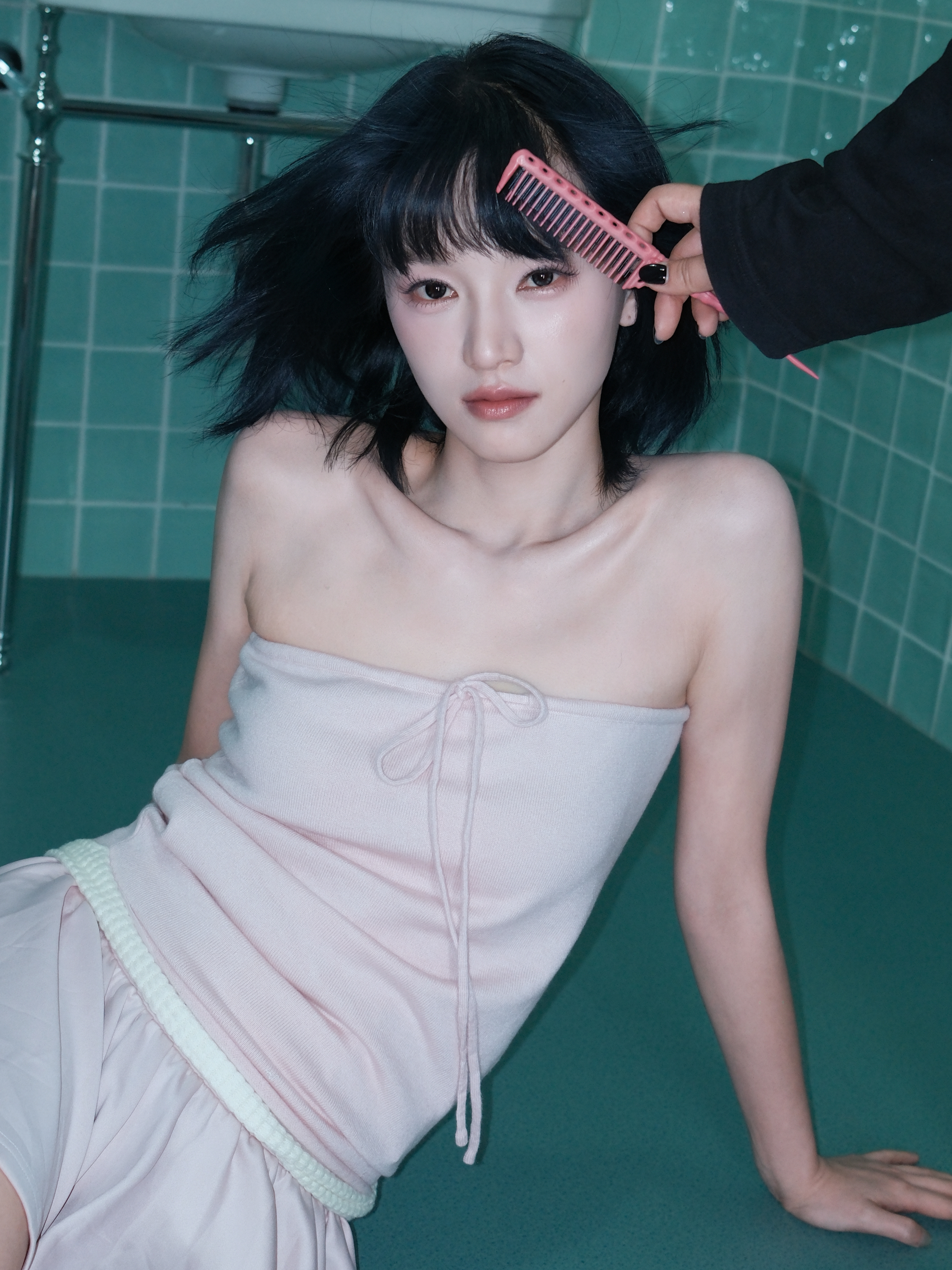 黄灿灿  来武汉做了好多事 小龙虾也吃到了 昨天半夜还拍了两组图 