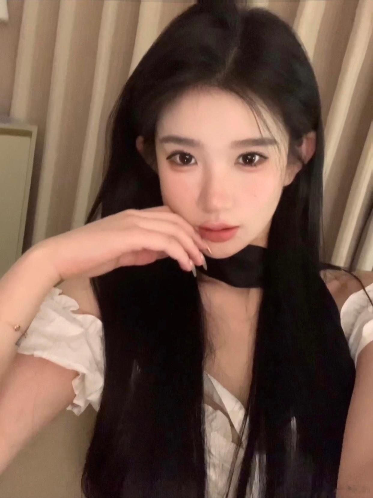 真的不要生闷气 天天无语的事情太多了总是说我的沉默震耳欲聋，真给我右耳聋了[裂开