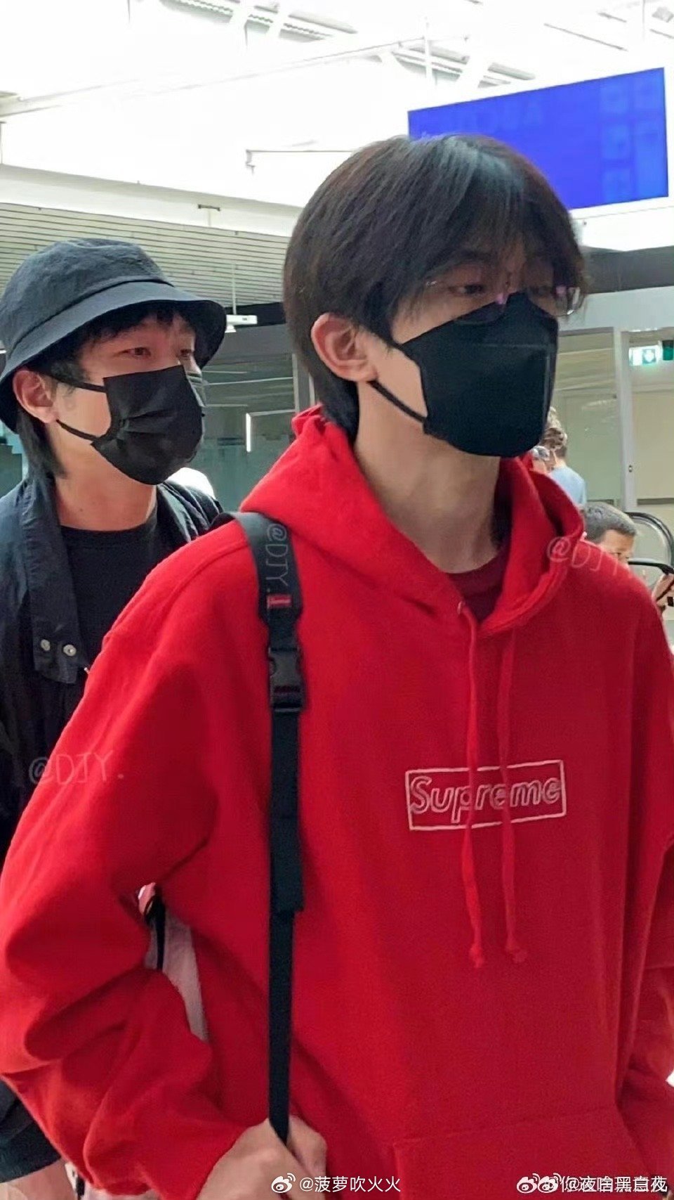 穿易烊千玺同款上身怎么不一样店员说穿易烊千玺同款除了衣服都不一样穿易烊千玺同款除