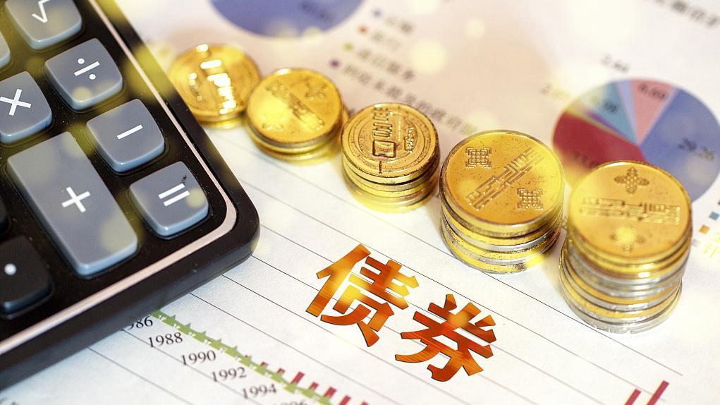 美国太乱，外资跑到中国避险，连续10个月增持中国国债。
中国国债有吸引力包括几个