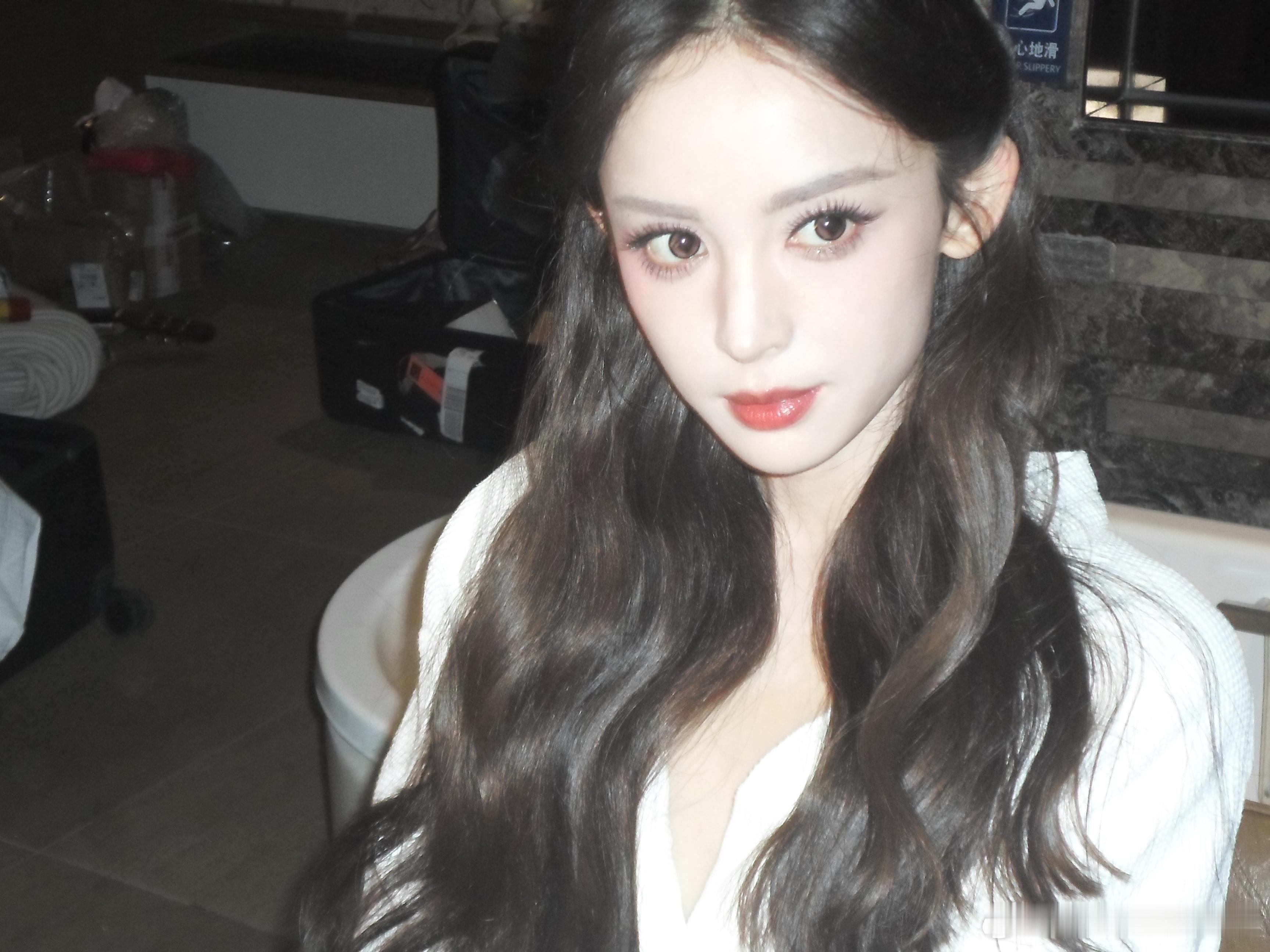 娜扎好牛好美的脸......live图更是美惨.... 