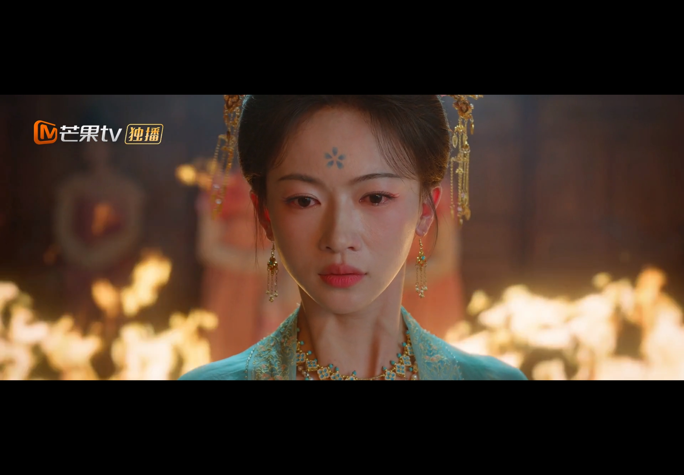 五斤盐表情比较容易把人代入戏，没什么磨皮感脸比较真实能接受这种。 