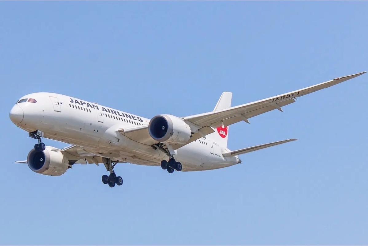 中国再次亮剑！
今年7月开始，不会再让日本航空公司轻易白嫖过境中国领空！

这话