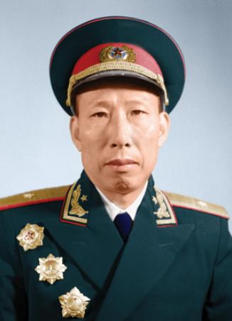 1943年，15个日本兵被八路军堵在窑洞里，他们拒不投降，没曾想八路军曾美大手一