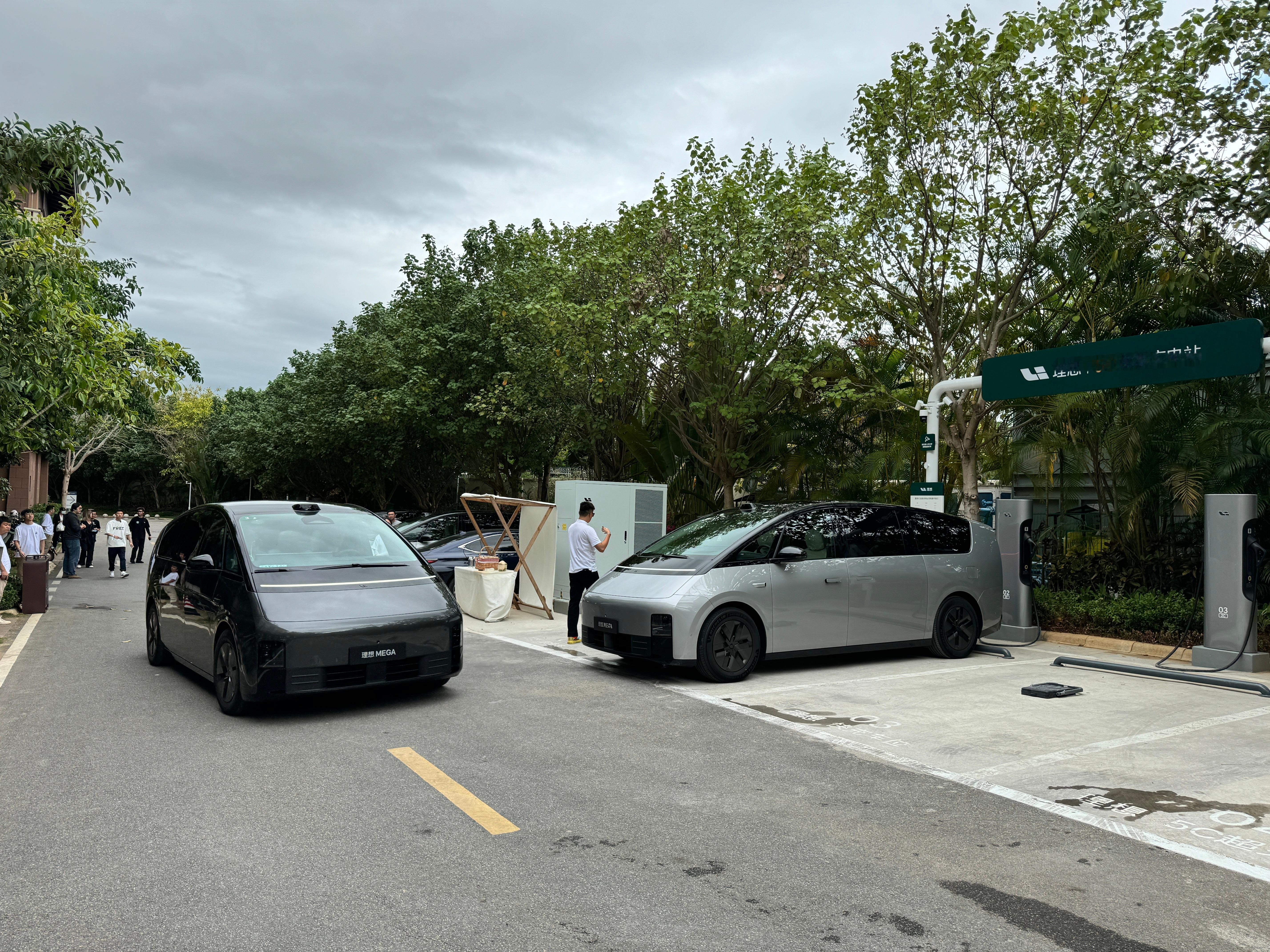 至少我的屁股告诉我mega目前就是市场上 产品力绝对第一梯队的mpv我已经等不及