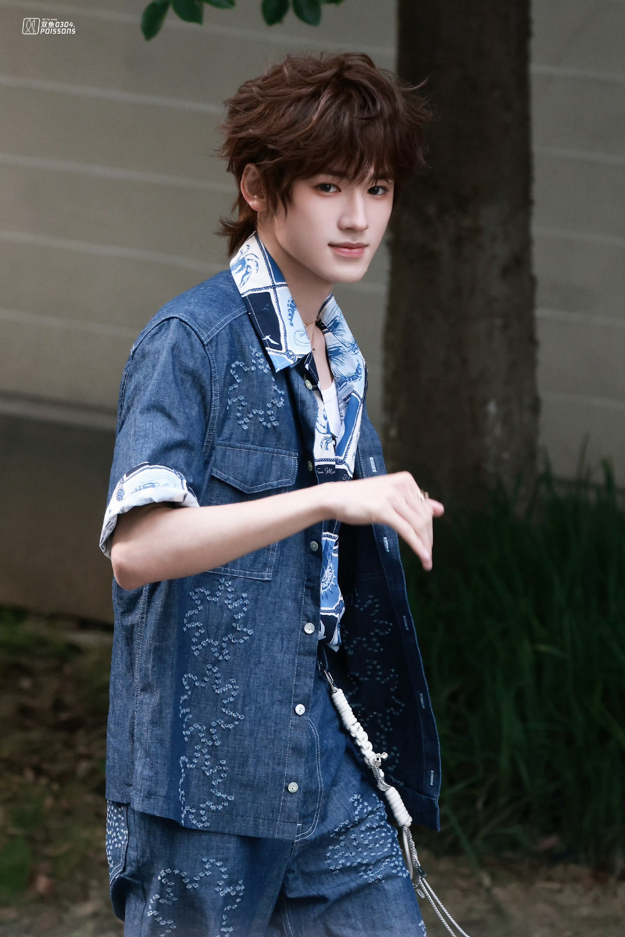 宋亚轩录了两天就四套高奢了我们珍珠小子就是行走的衣服架子来的录制辛苦啦，这个国乐