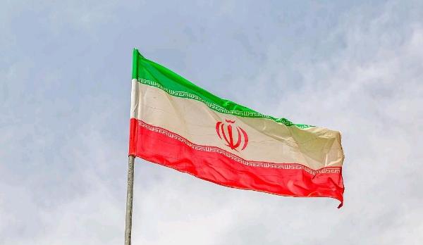 伊朗或将与美国僵持到底！拉里贾尼公开发声表示，如今美国和以色列想要让伊朗服软的想