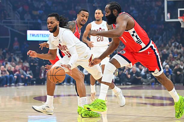 本赛季加兰的场均正负值只有-1.5，防守效率值更是只有119.1，排名联盟第27