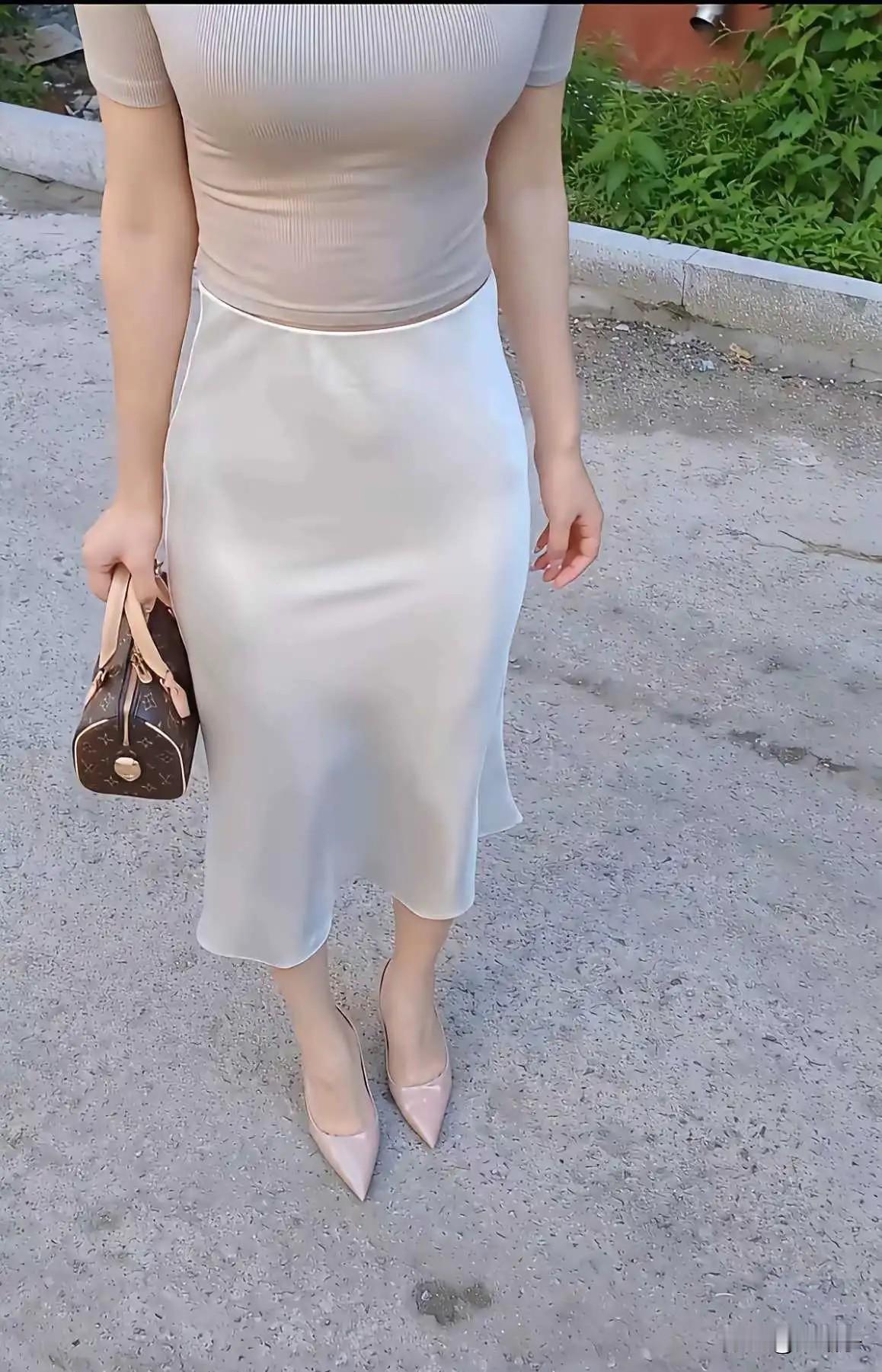 穿这身去婚礼，会不会有点喧宾夺主