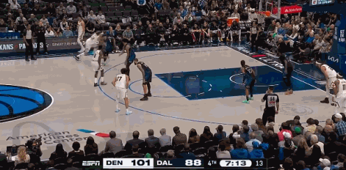 阿隆戈登压哨三分球！！ 