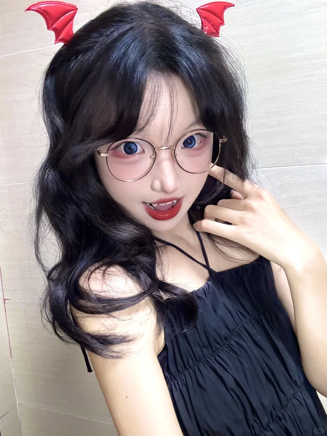 随机吃掉一个熬夜的小美女