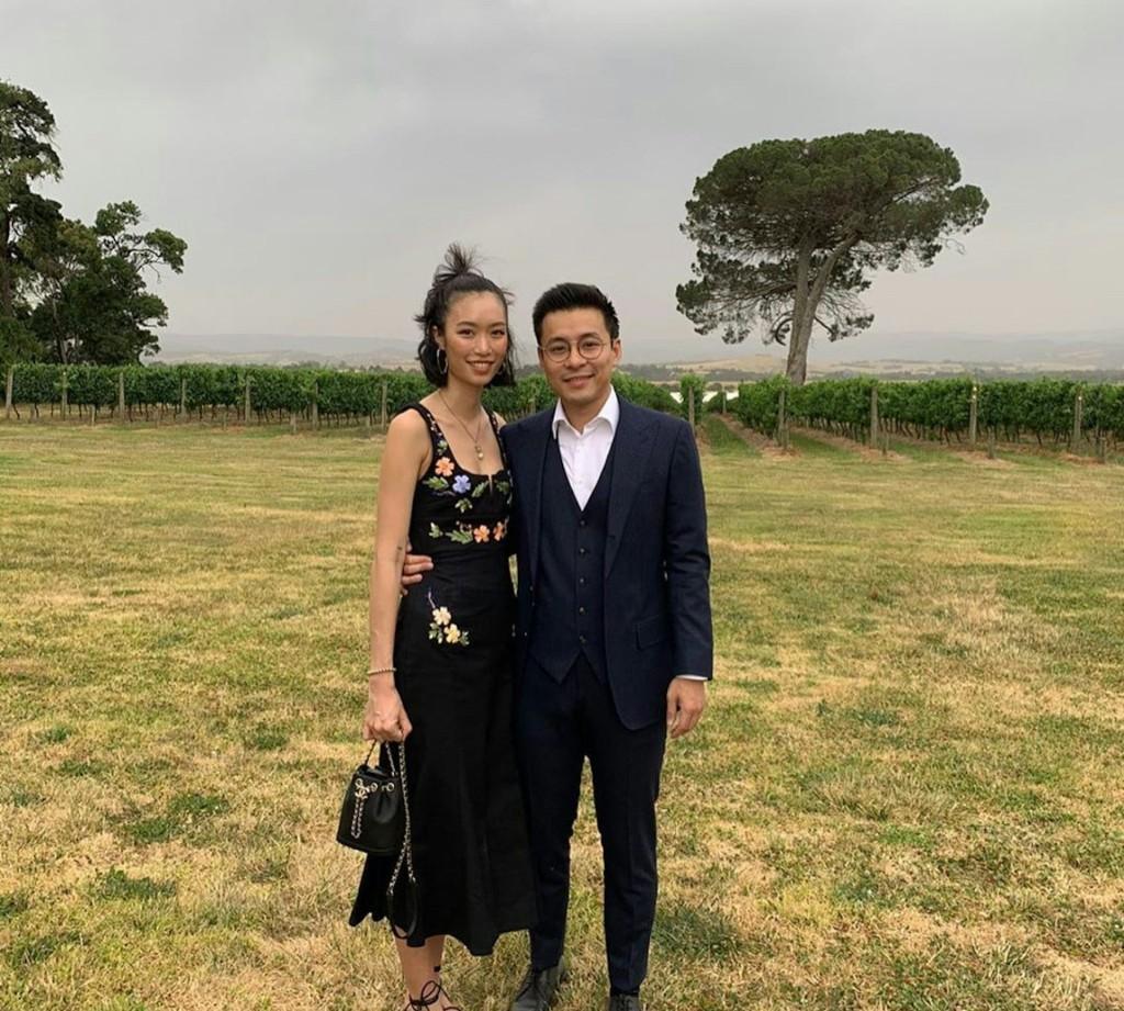 霍启山娜然感情时间线十年缘起步步升温，2015年因工作初识，封神爆火后低调相恋合