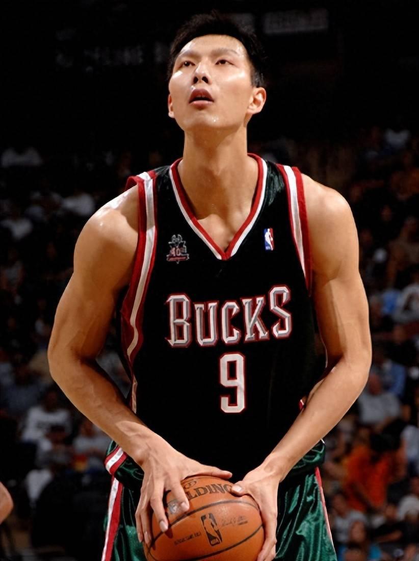 兄弟们，今天刷到个帖子又在聊“多少年又能出一个易建联”，一宁我这看球十几年的老球