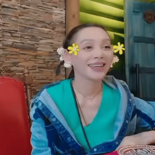 原来刘晓庆是宁静的恩师看节目才懂宁静为何称刘晓庆为恩师！当年《阳光灿烂的日子》是