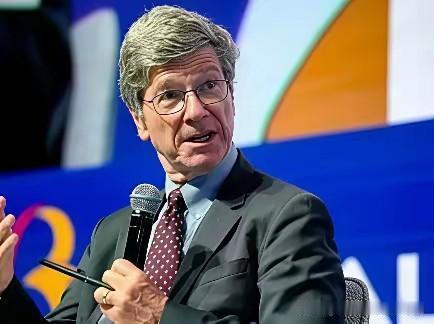 美国教授一句大实话，台下掌声雷动！他说中国两千年从没跨海打过别人，一次都没有。而