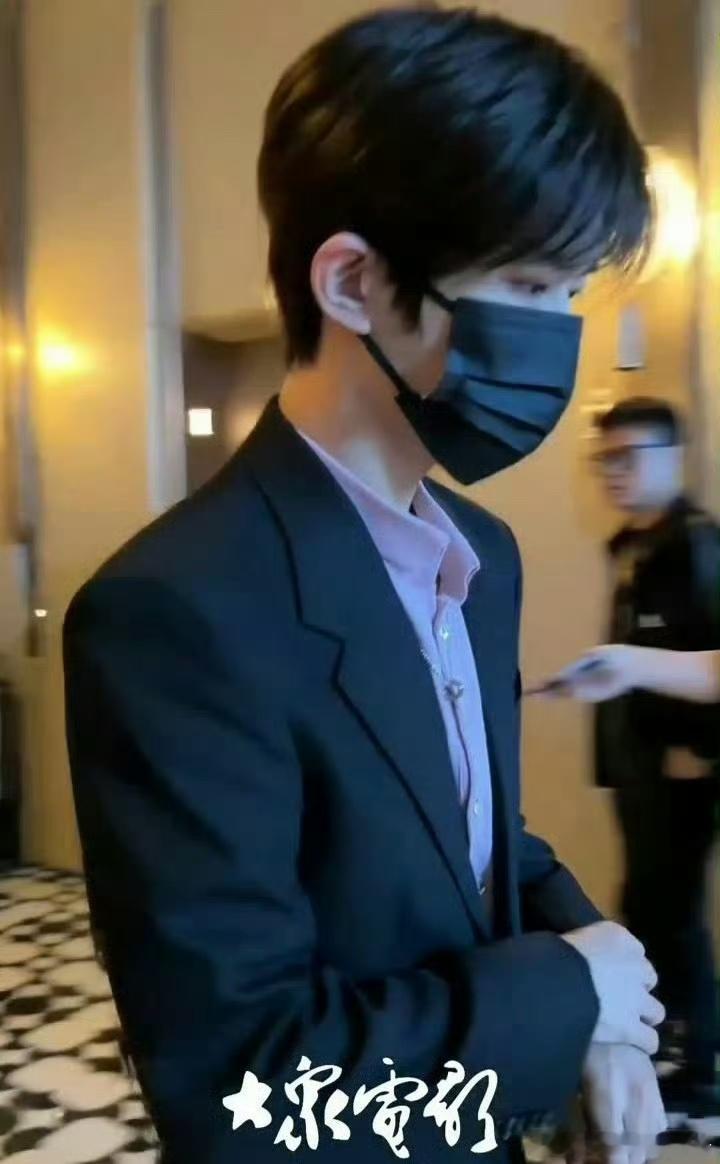 易烊千玺 刘昊然出发金鸡提名表彰仪式，来康康帅哥状态，你期待谁？ 