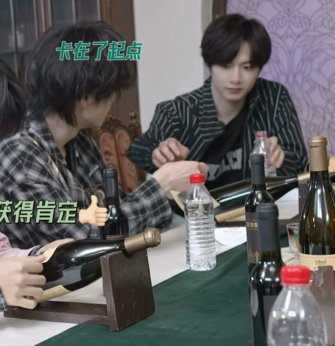 把背景音乐去掉了感受一下我爸妈在家平时都怎么说话的“我撕都撕不开”🥹“我帮你撕