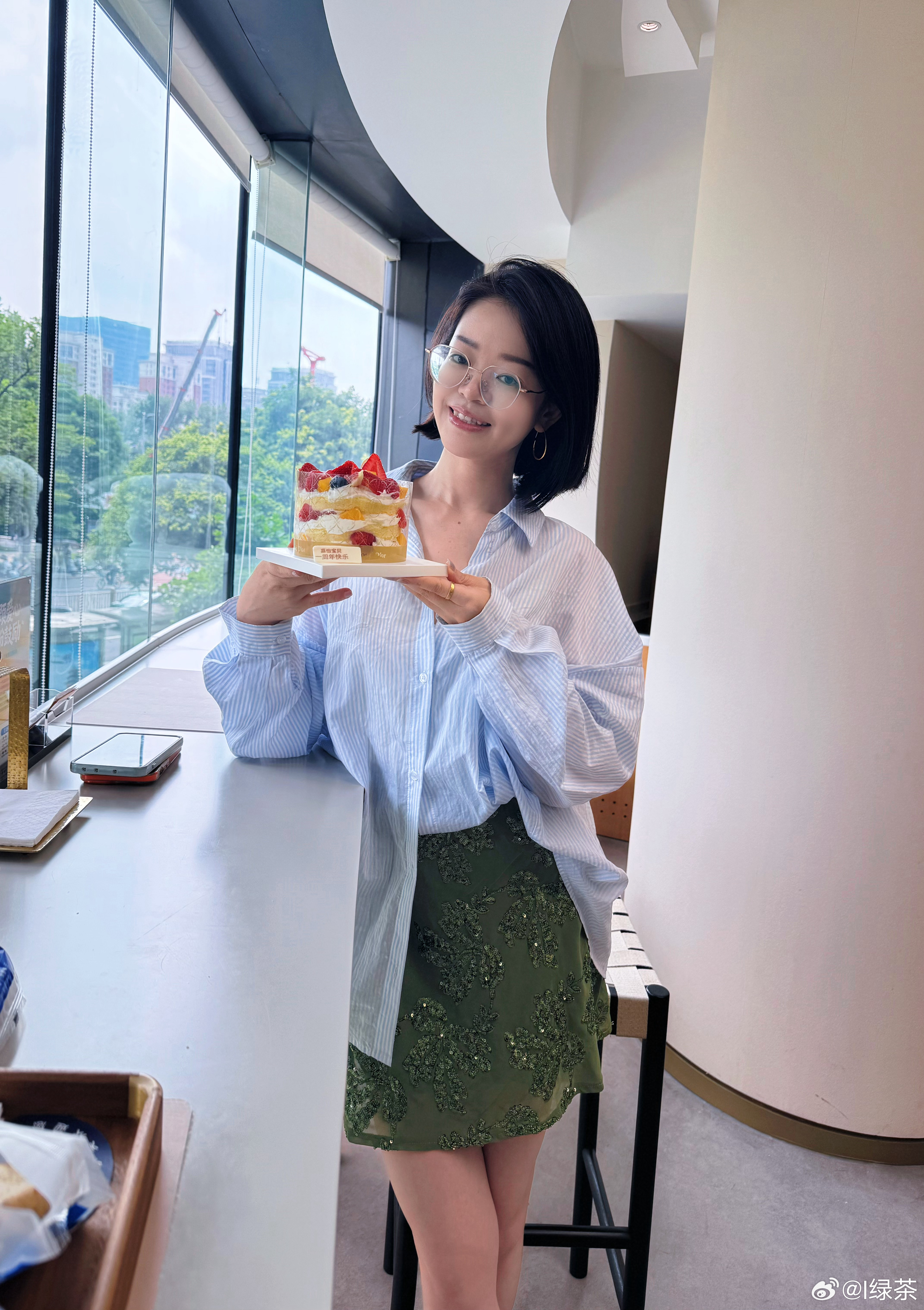 感谢我的嘉怡宝贝 一周年快乐有没有鼻子不重要🙈开心快乐最重要😘 