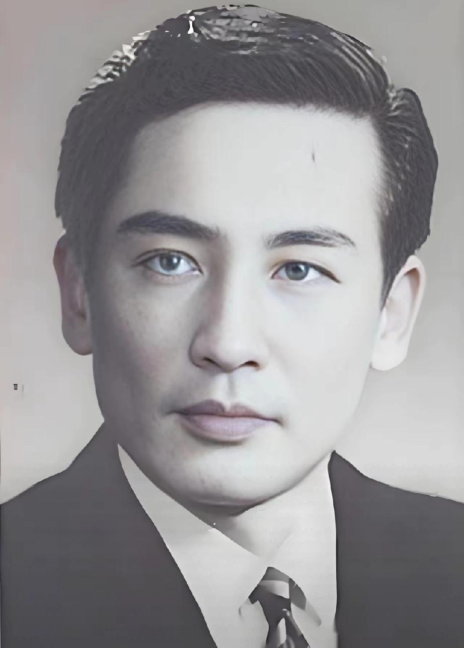 老戏骨王培：青艺“四大天王”，演导双栖的艺术大家
 
       王培，192
