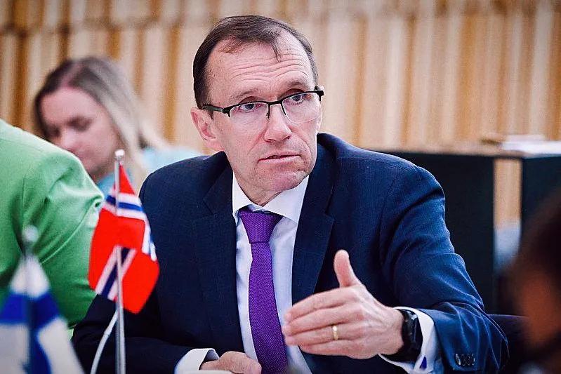 挪威对以色列竖起中指

挪威外交部长:

“今天，挪威向支持巴勒斯坦难民的联合国