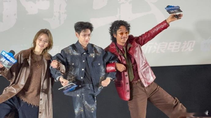 罗云熙江奇霖起外号抽象这一块 罗云熙和江奇霖起外号简直无敌了！给剥茧角色整英文外