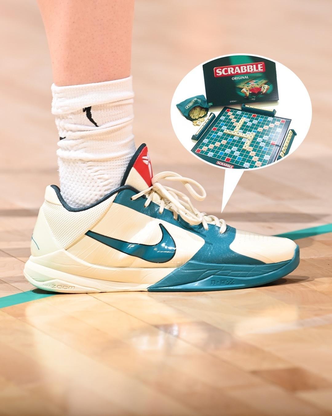 凯特琳·克拉克上脚最新款 Kobe 5 PE，设计灵感源自拼字游戏 Scrabb