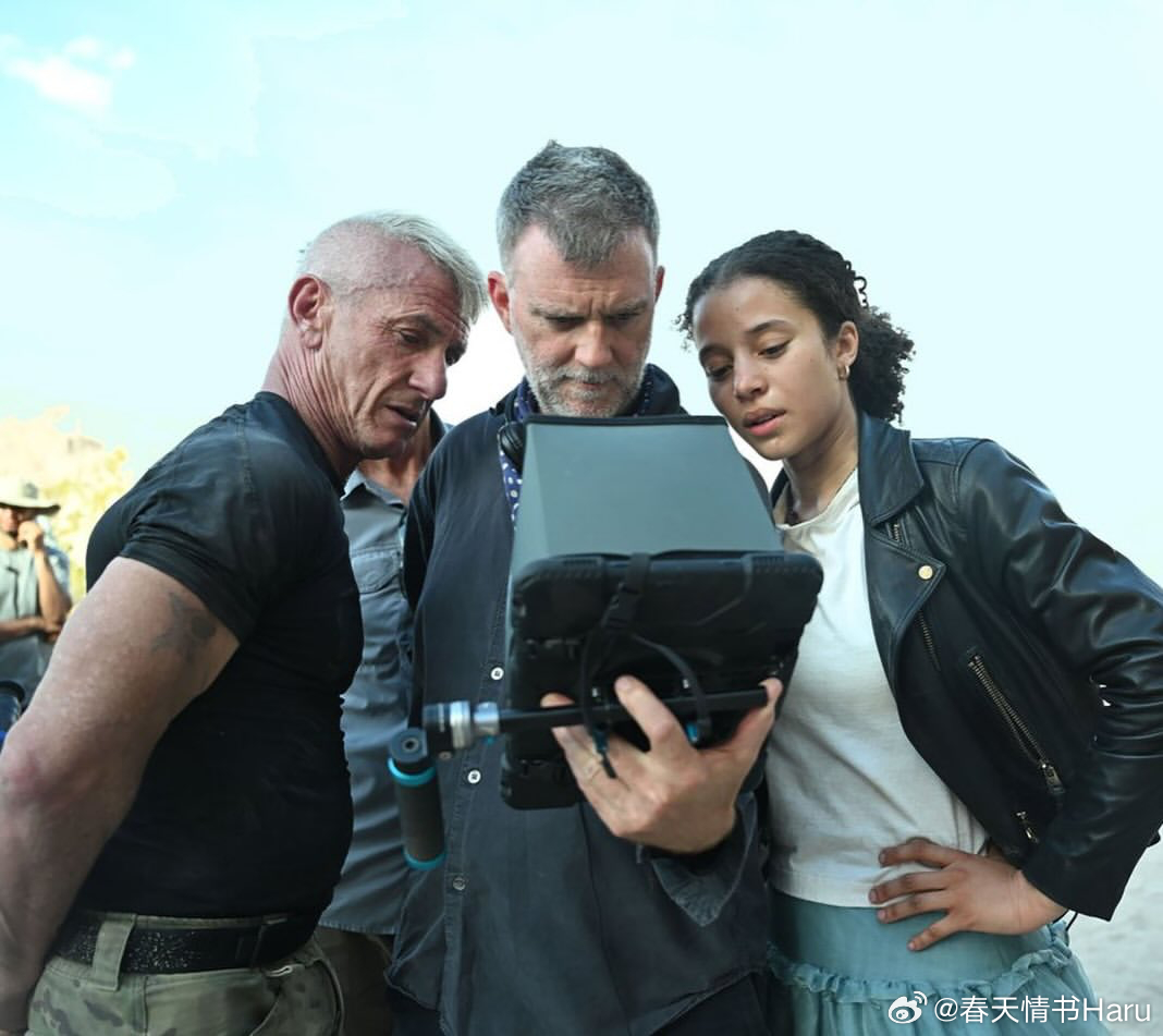 保罗·托马斯·安德森、西恩·潘和蔡司·英菲尼迪在《一战再战》的片场照 