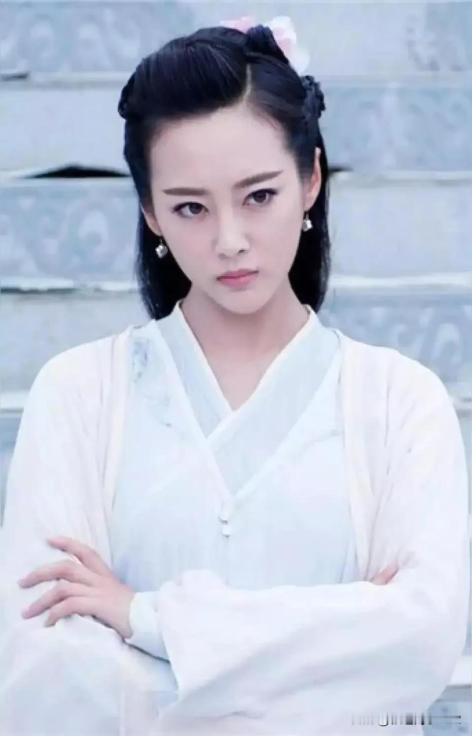 在电视剧中，有些老演员一直扮演正面角色，却突然改演反面角色；还有些老演员长期塑造