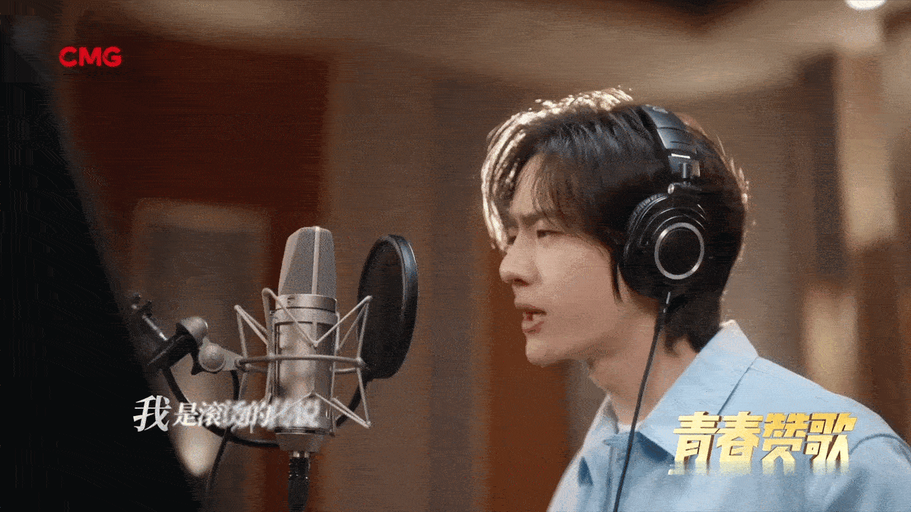 王一博央妈严选央视五四晚会王一博不愧是央妈严选五四晚会现场主题曲不要太好听～跟王