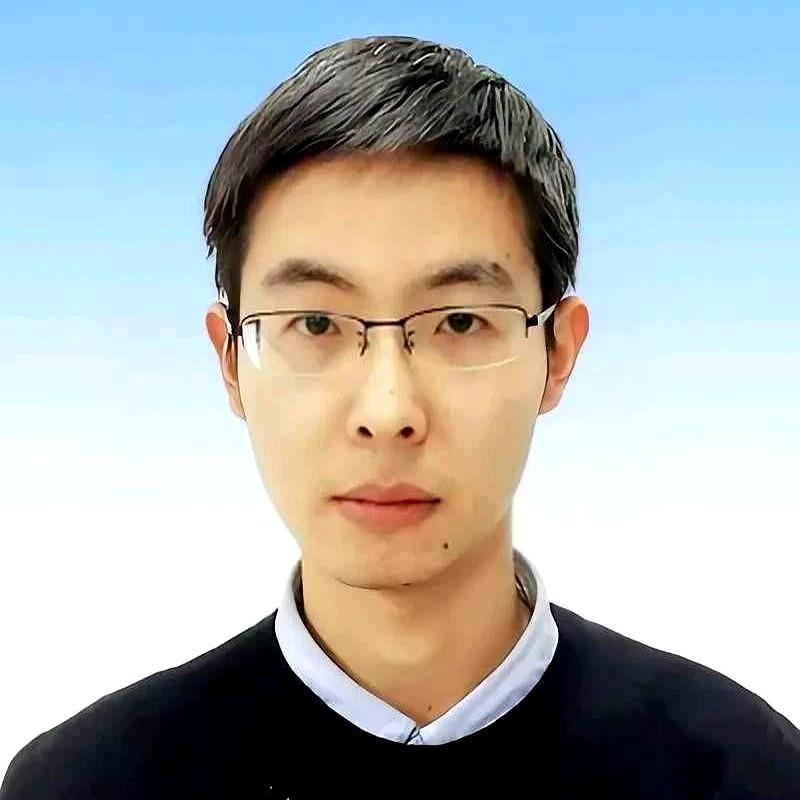 一个从浙江余姚农村走出来的90后，小时候其实挺不起眼，内向到班里像“隐形人”，老