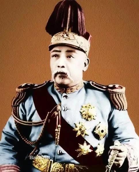 前几天碰见一个对联
上联是：袁世凯
下联是：中华民国
我看了半天也不知道这时什么